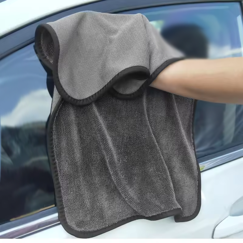 Mikrošķiedras drāna automašīnai