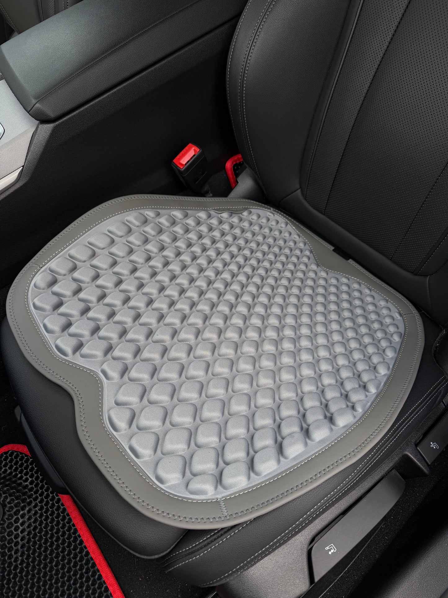 Universal Car Seat Cushion - image 8