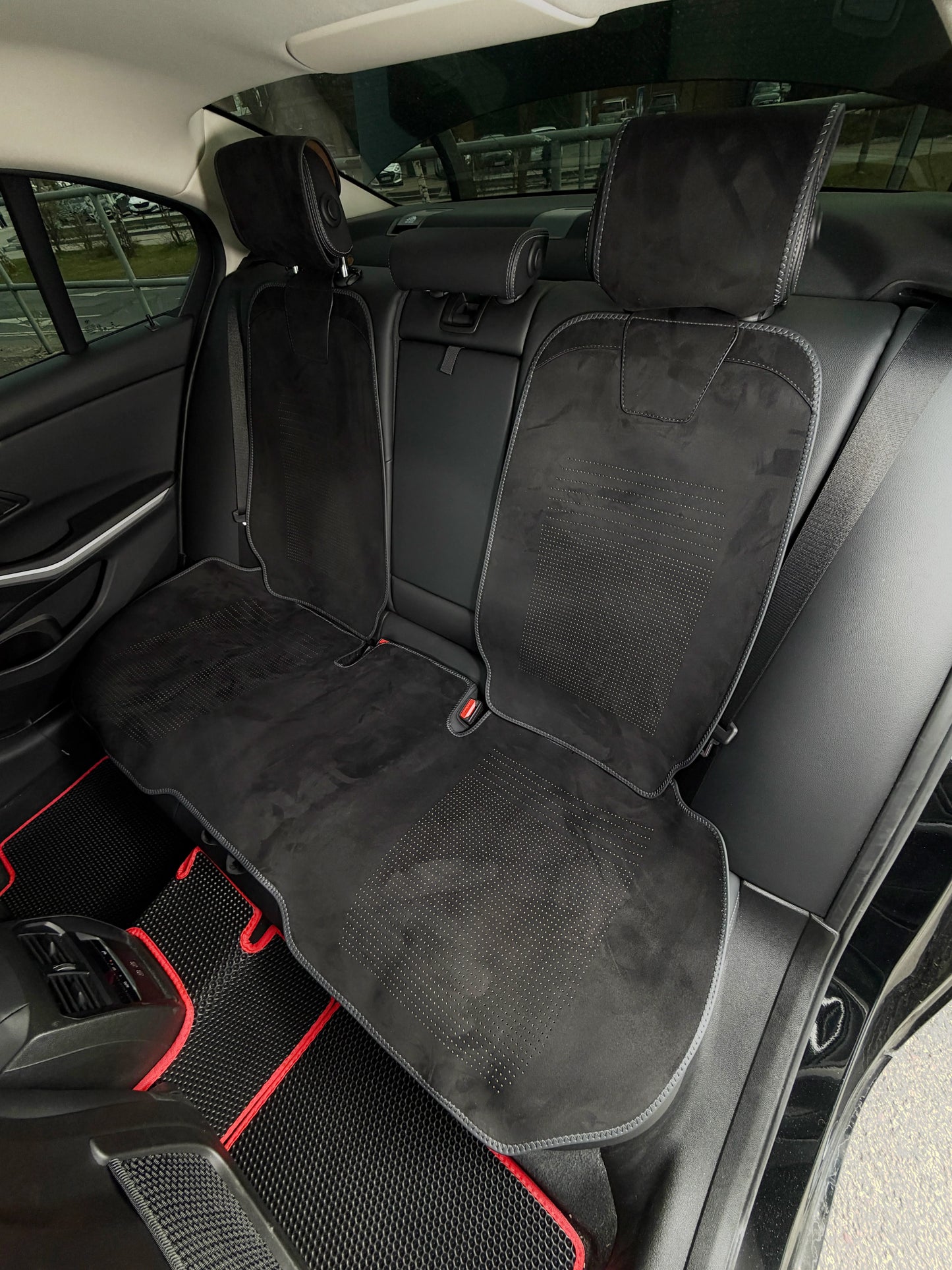 Universal 2D Premium Seat Covers - image 6